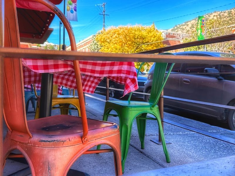 Bisbee's Table exterior